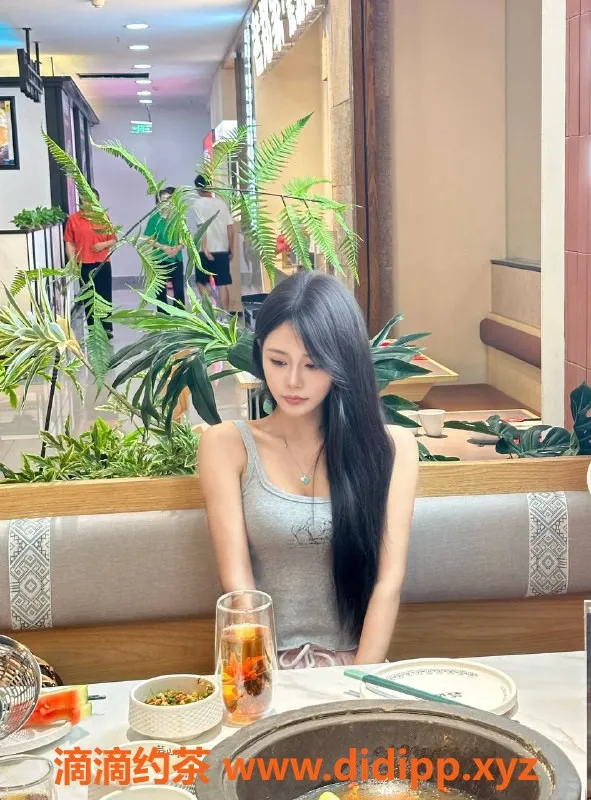 深圳楼凤资源信息,福田Vicky，1521p视频认证，优质服务等你来体验