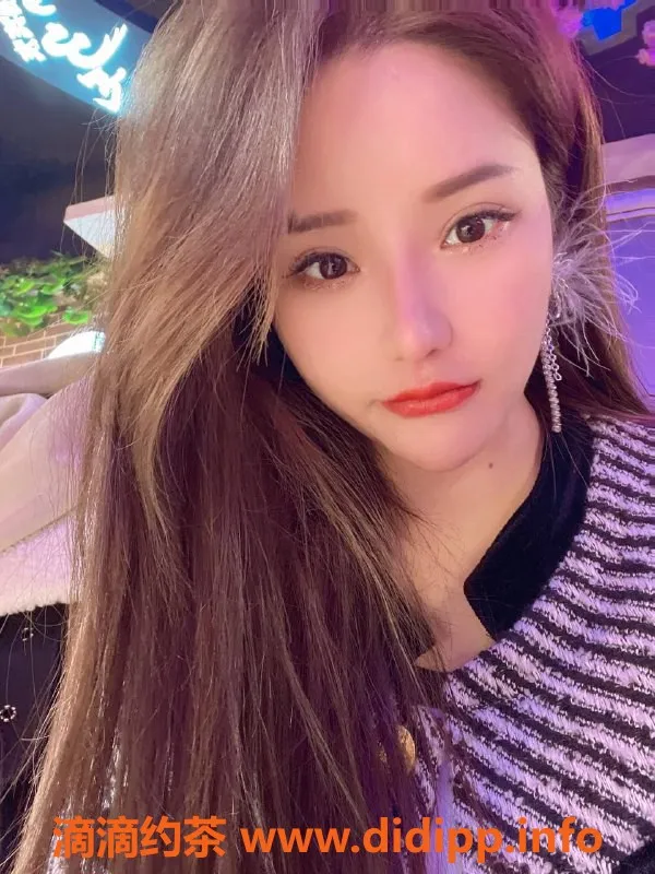 长沙楼凤-天心区念念，158身高D罩杯，激情服务尽在其中