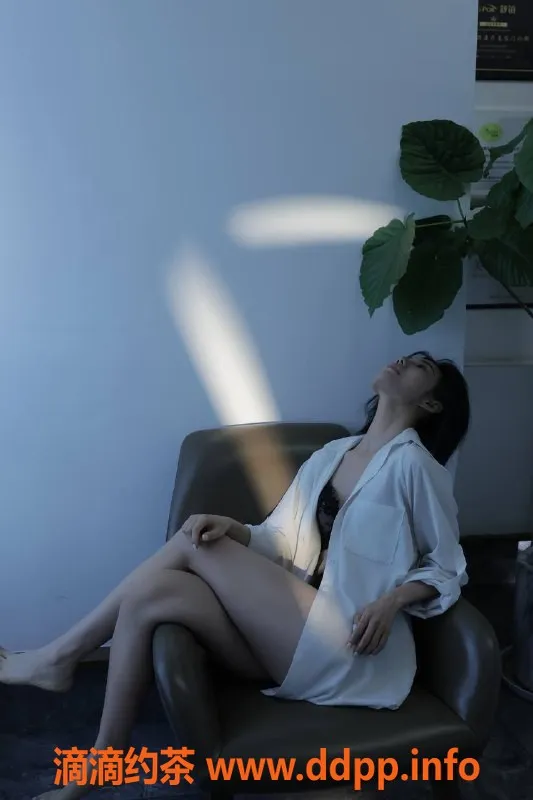 长沙楼凤-岳麓区冰冰 166/96 28岁 精品服务等你体验