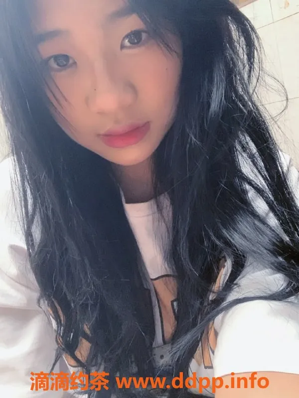 成都楼凤-成都依依，165cm娇妹，600元纯正服务等你体验！