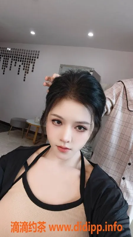 深圳楼凤-龙华彤彤：800元体验大胸御姐魅力