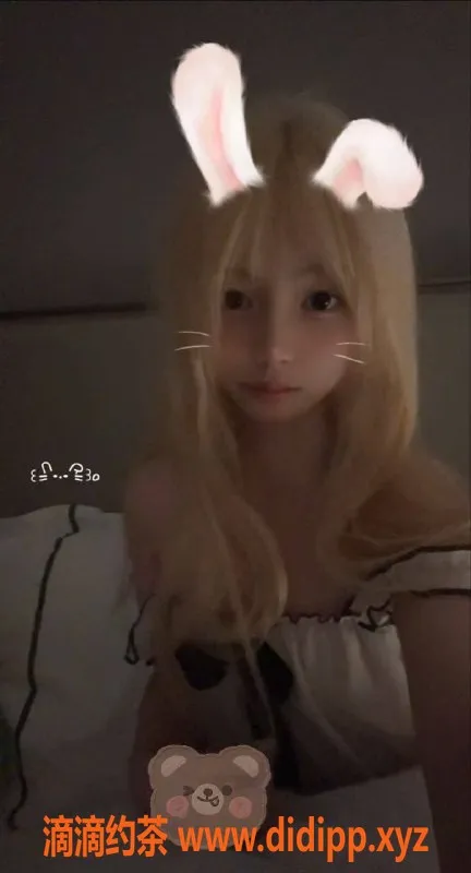 深圳楼凤-龙华区嫩妹小芸 体验蛇吻与六九服务