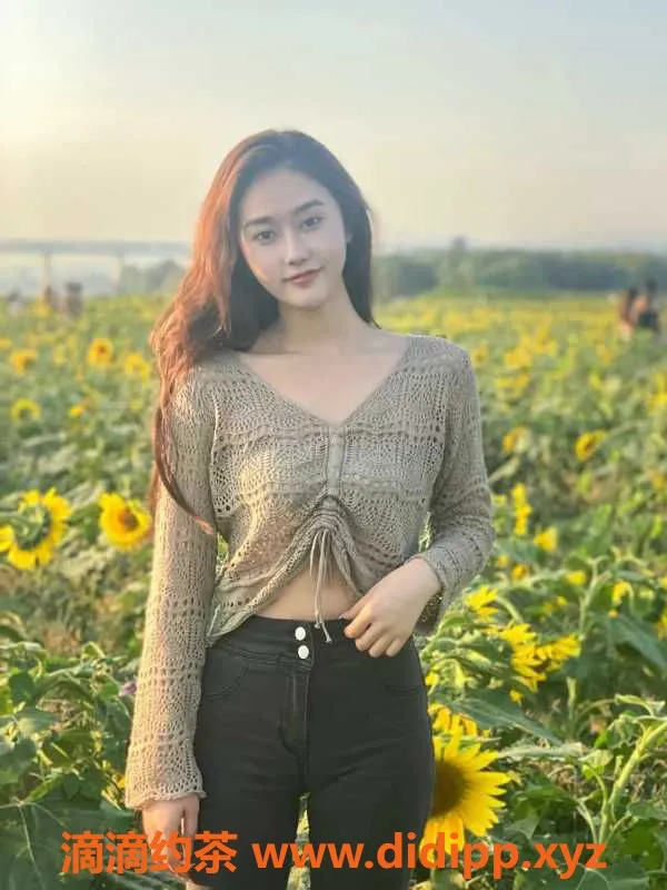 广州楼凤-天河高端极品阿宝，24岁168cm胸围36C