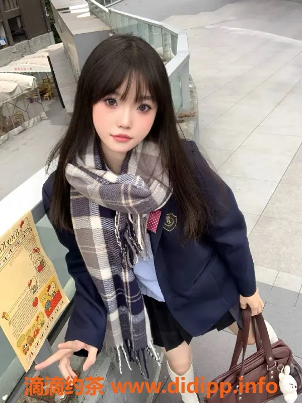 深圳楼凤-深圳程程，1000元起，制服诱惑等服务