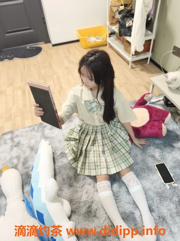 成都上门服务资源信息,成都市糯糯，娇小萝莉身材，700元包夜促销