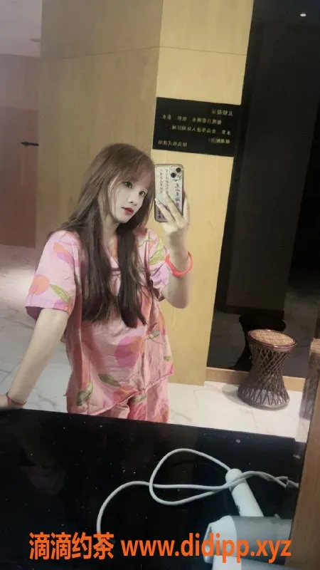 上海楼凤-静安小鹿，15张内13p，服务超赞！