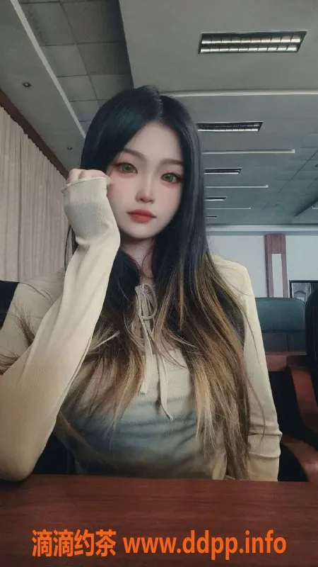 广州楼凤-番禺晴儿，800元鸳鸯浴服务，体验水中萧！