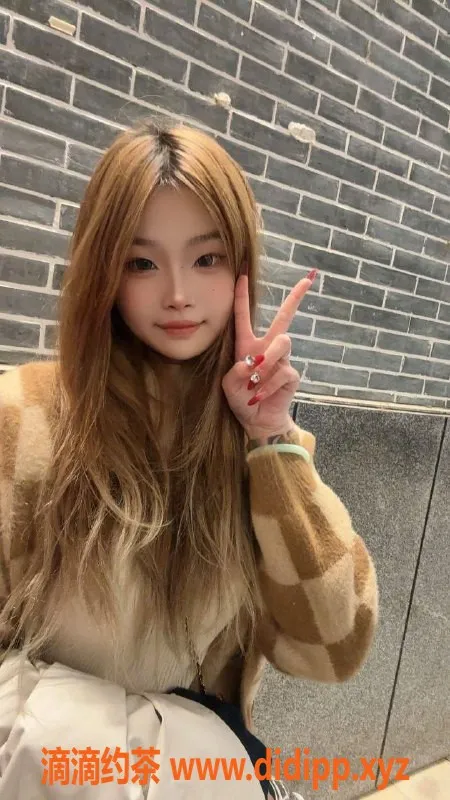 广州楼凤-番禺晴儿，800元鸳鸯浴服务，体验水中萧！