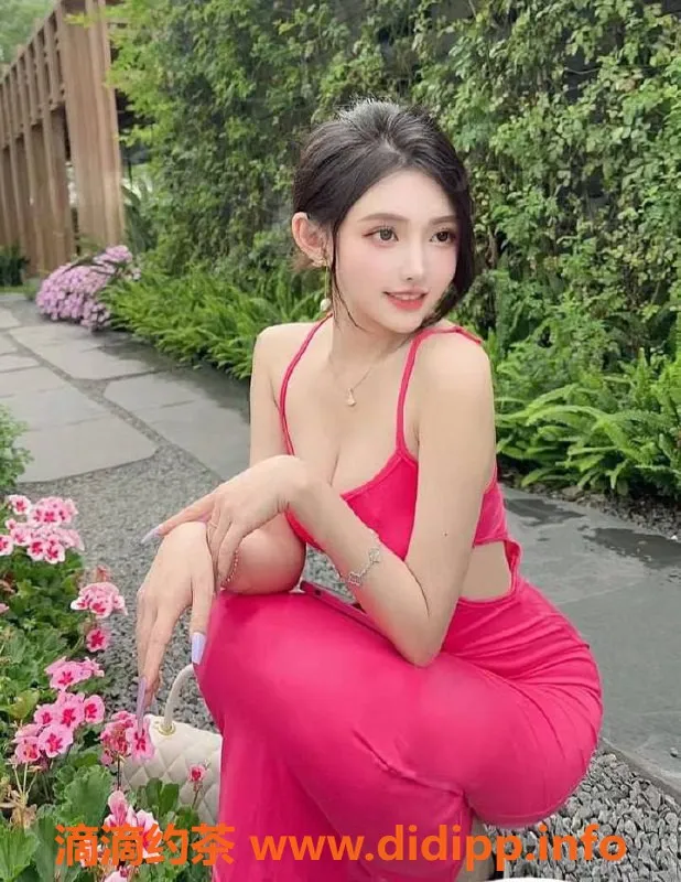 上海楼凤-静安刘芳菲福利回归，限时拍卖仅1600P