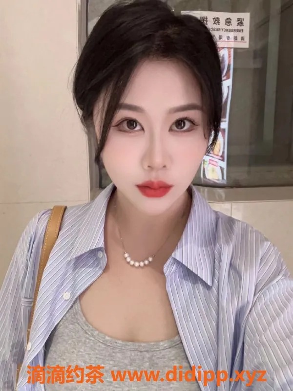 杭州楼凤-上城区小蜜蜂，课费1000/P，服务超赞！