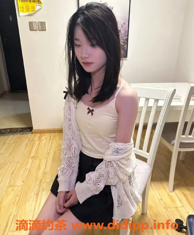 成都楼凤-成都16岁新妹琪琪，身高165，服务尽享600元起