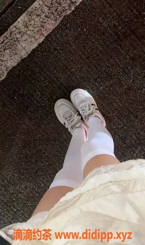 深圳楼凤-龙华嫩妹小婷，服务多样，价格900P起