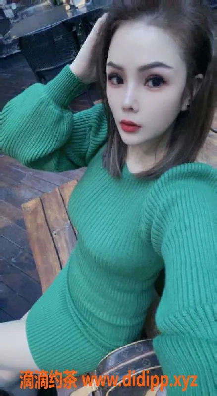 广州楼凤-天河萱萱：29岁，160cm，36D，茶水多样选择