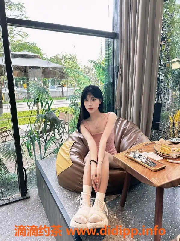 珠海楼凤-珠海小十九，甜美陪玩，性价比超高