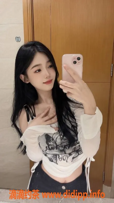 深圳楼凤-龙华嫩妹小梦，160cm胸C，1300P起