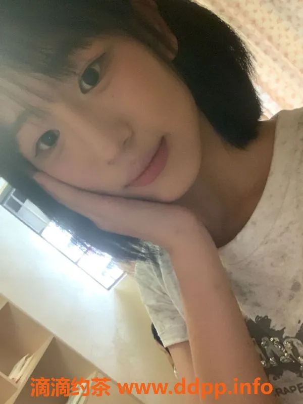 成都楼凤资源信息,成都小缘，17岁新晋白虎，164cm，88斤，600元体验服务