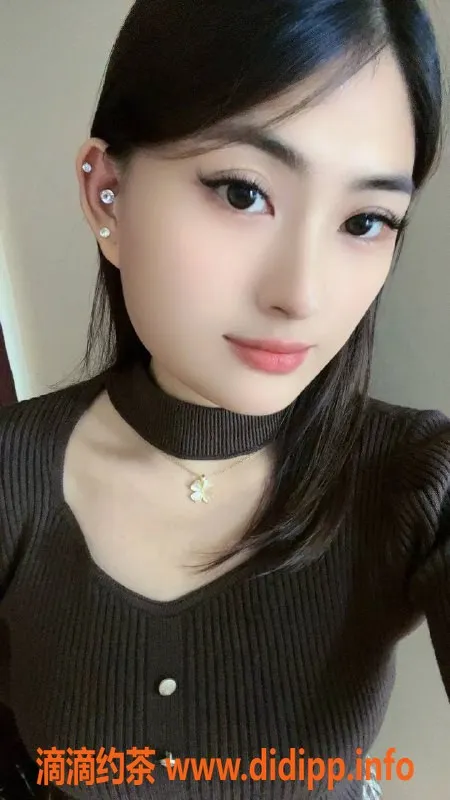 长沙楼凤-微微，22岁女友式服务，165/98，400p起