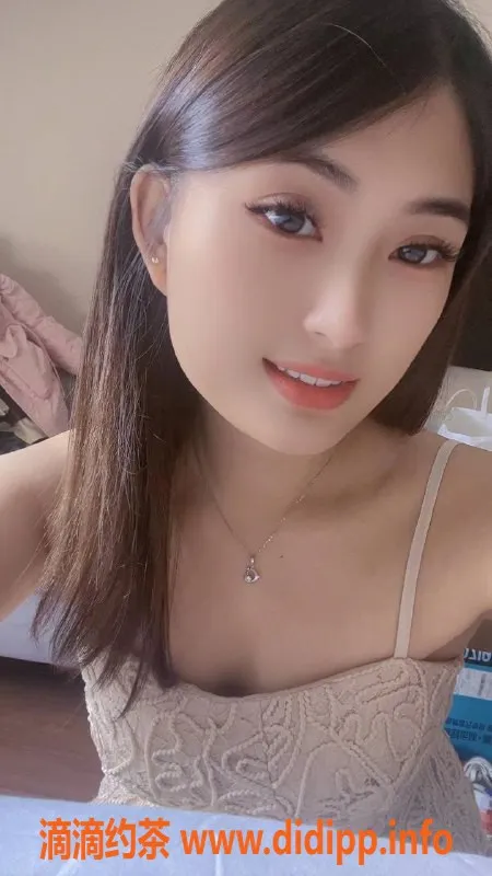 长沙楼凤-微微，22岁女友式服务，165/98，400p起