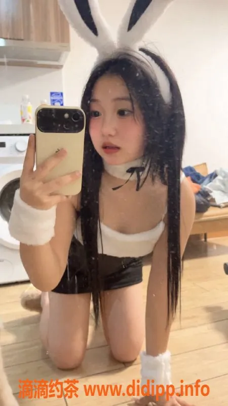 深圳楼凤-深圳南山嫩妹文文，700元起双飞服务