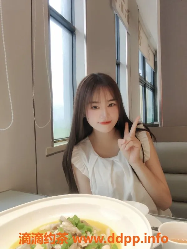 深圳楼凤-龙岗坂田小太阳，26岁E罩杯，500私约