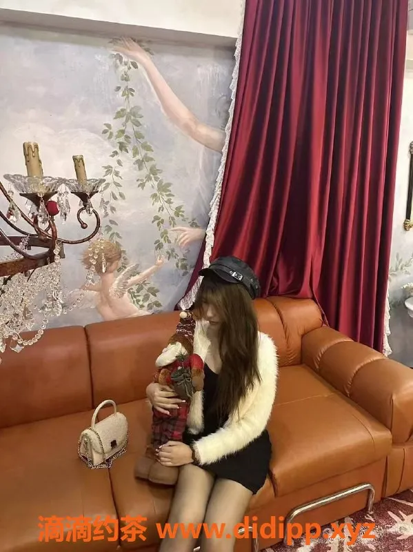 深圳楼凤资源信息,龙华晓艺，嫩妹舌吻服务，千元档