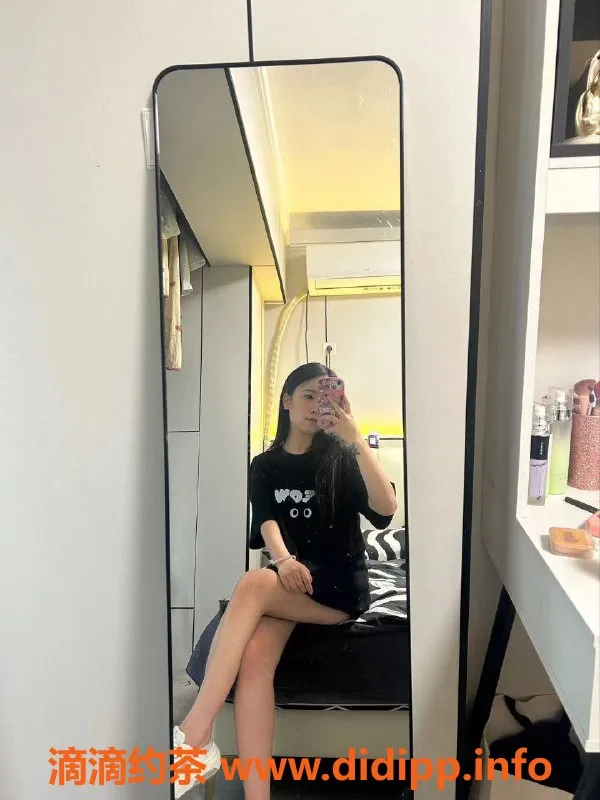 杭州楼凤-贵州18岁鱼鱼，166cm，45kg，洗浴服务