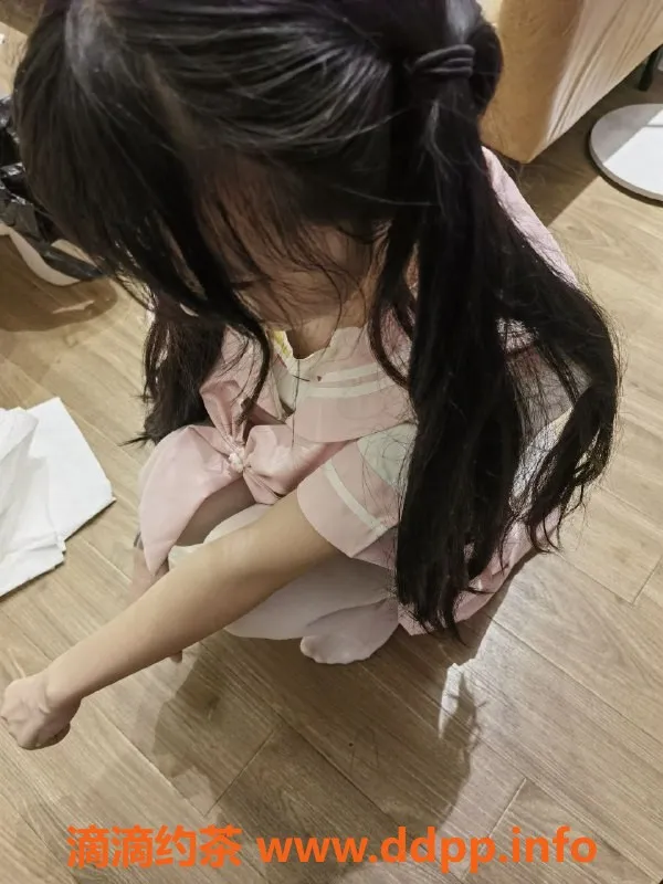 成都楼凤-成都欣小萝，16岁萝莉，900元体验