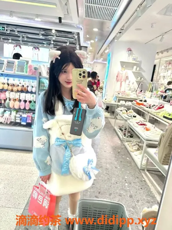 长沙楼凤-国庆约会佳琪，童颜巨乳却有违和感