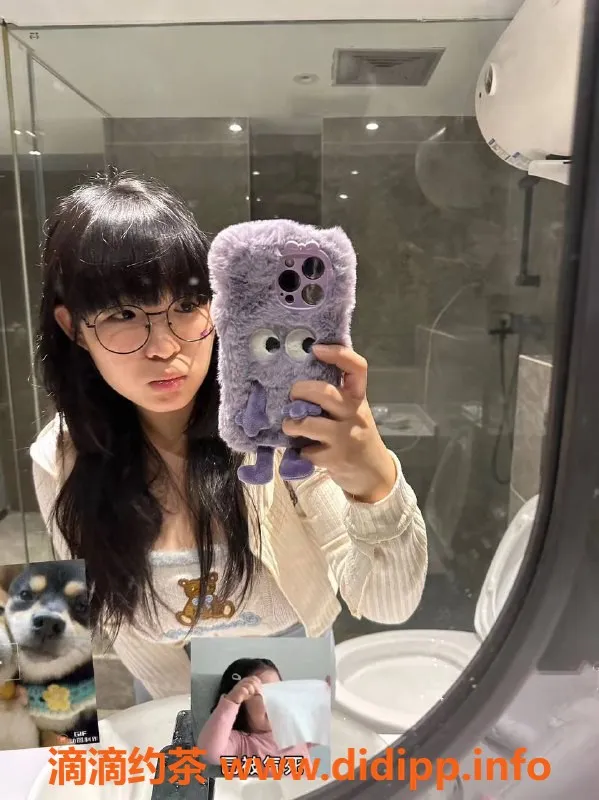 长沙楼凤-岳麓区顾里，155CM，22岁，高级陪浴服务