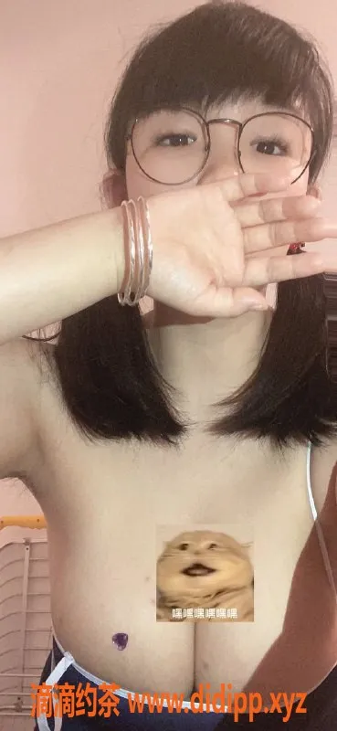 长沙楼凤资源信息,岳麓区顾里，155CM，22岁，高级陪浴服务