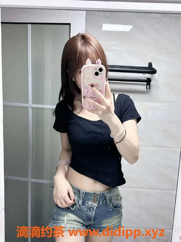 成都楼凤-嫩妹倩倩，16岁152cm，首次体验仅需600