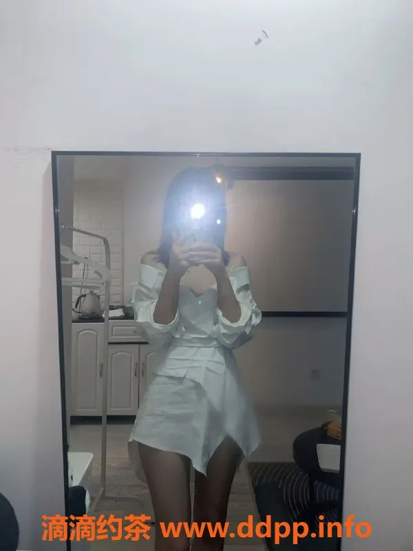 成都楼凤-锦江区雨琪，27岁165cm匀称高挑妹，500元50分钟