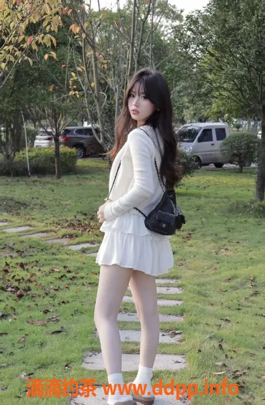 长沙楼凤资源信息,开福区泡芙，164cm，18岁，激情服务等你体验！