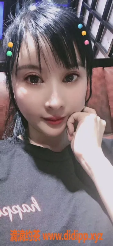 深圳楼凤-龙华24岁可爱美女，36D身材，超值私约体验