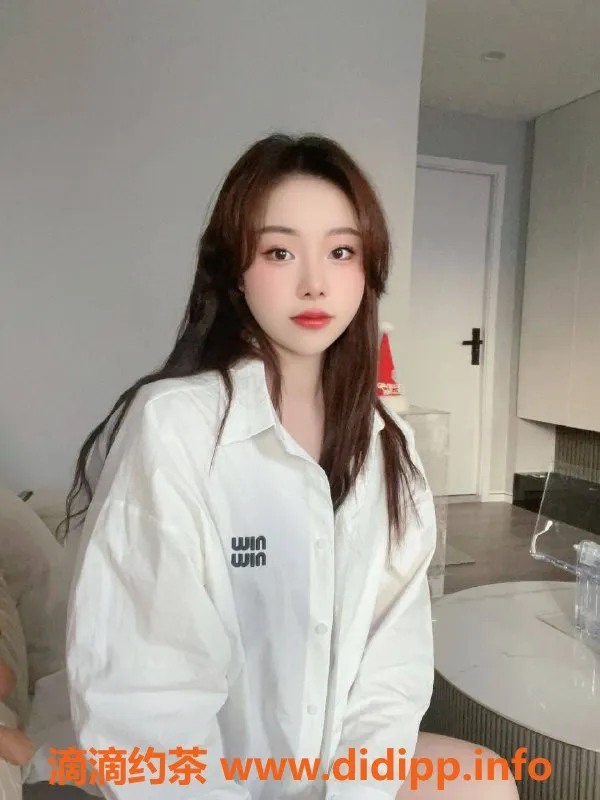 上海楼凤-上海南方女孩小奶酪，165cm天然36C，超甜体验