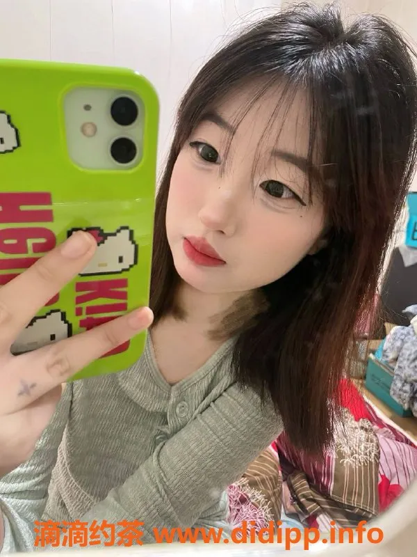 成都楼凤-青羊区嫩妹安安：155cm、80斤，服务生疏