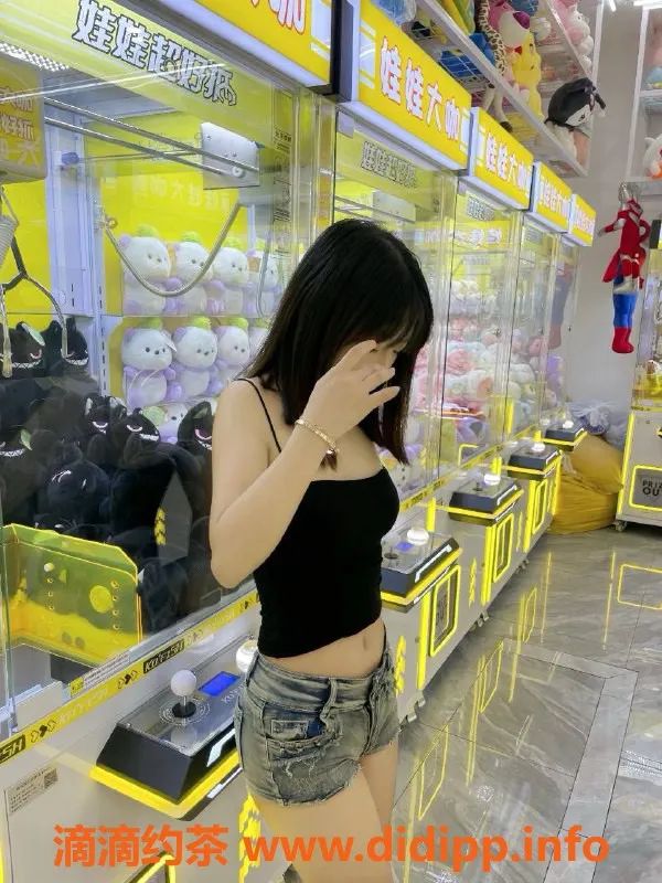 成都楼凤资源信息,青羊区嫩妹安安：155cm、80斤，服务生疏