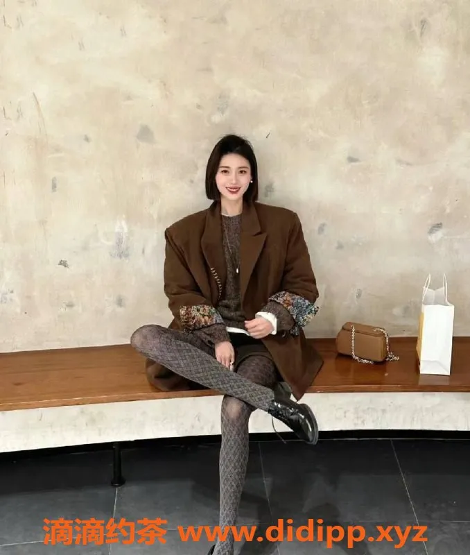 北京楼凤-朝阳小A，气质老师，千元档，47kg，168C