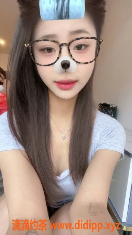 深圳楼凤-龙华嫩妹佳佳，800元体验甜蜜服务