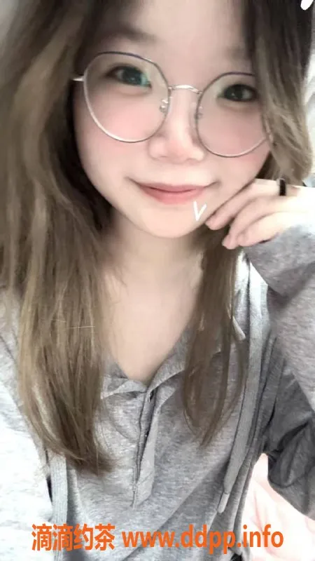 广州楼凤-天河梦瑶，700水费，舌吻鸳鸯浴