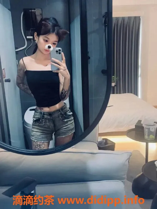 成都楼凤-北北，20岁嫩妹，163cm、80斤，600元服务