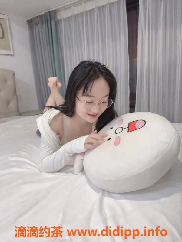 杭州楼凤资源信息,上城瑶瑶19岁160cm纯天然大波服务