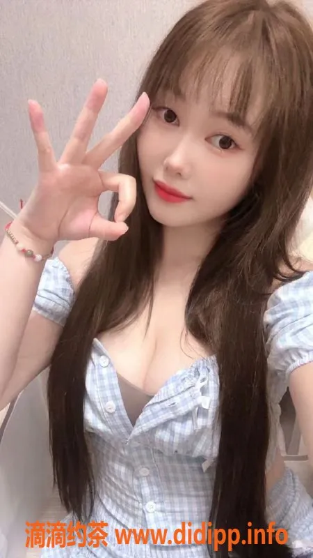 深圳楼凤-龙岗坂田25岁美少女，身高162体重54kg，特价服务