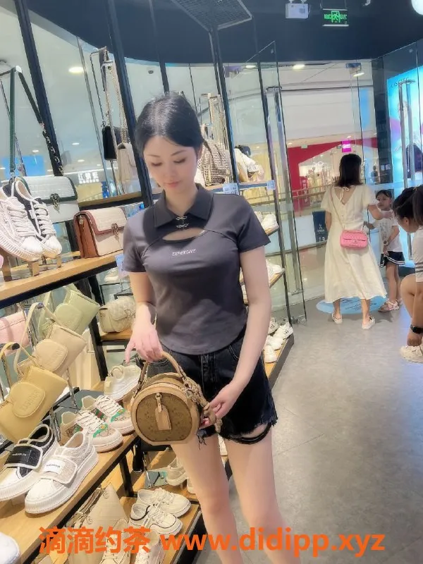 深圳楼凤资源信息,龙岗晓蕾，超值服务，课费仅1000p