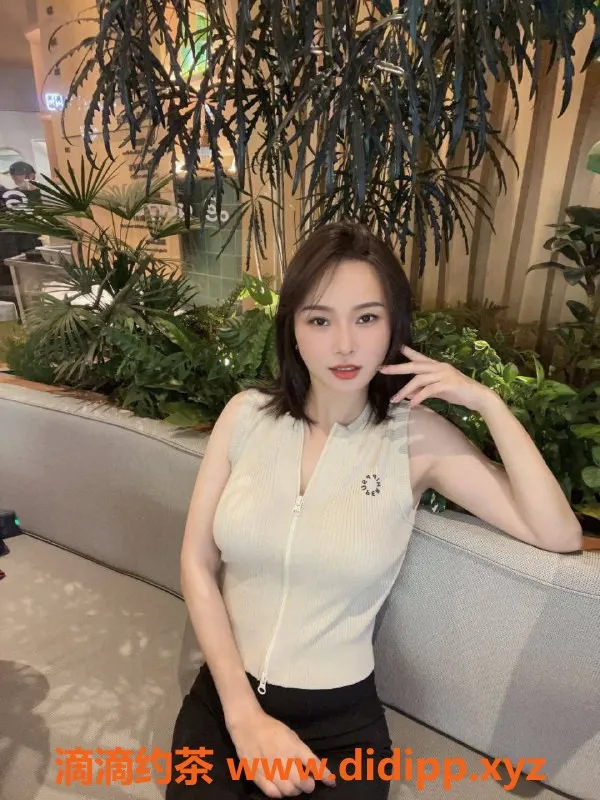 深圳楼凤-深圳可雯姐妹双飞，1600起，提供激情服务