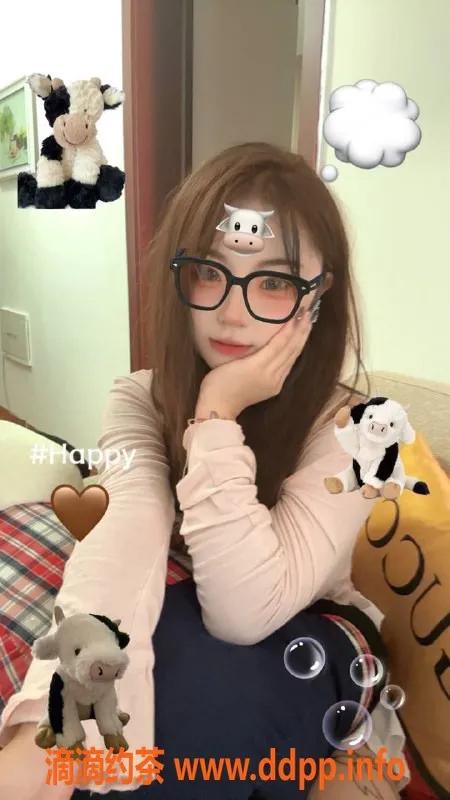 成都楼凤-成都胖胖，娇嫩16岁，600元陪洗+做服务