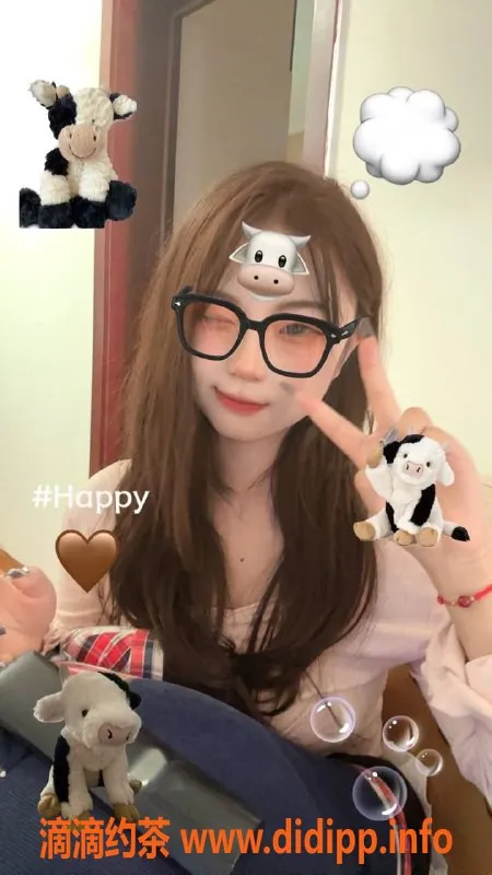 成都楼凤-成都胖胖，娇嫩16岁，600元陪洗+做服务