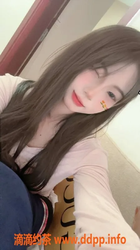 成都楼凤-成都胖胖，娇嫩16岁，600元陪洗+做服务