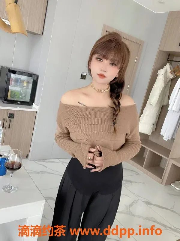 成都上门服务-天府二街梦儿 25岁167cm 100斤 500元/60分钟