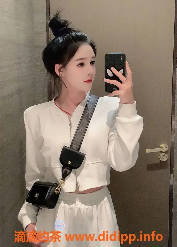 广州楼凤-天河御姐乐乐，800起，视频验证！